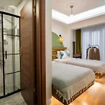 Hotel York House *
