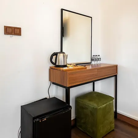 York House Отель *