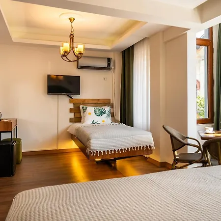 York House Отель *